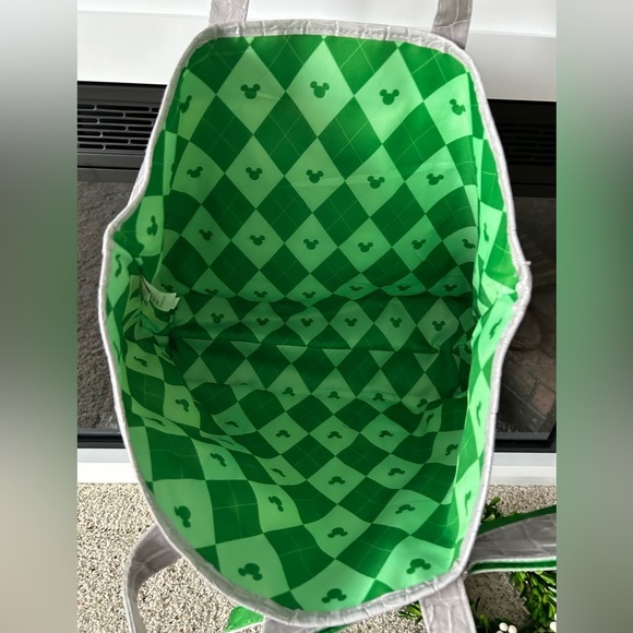 Walt Disney World XL Silver tote - Picture 8 of 10